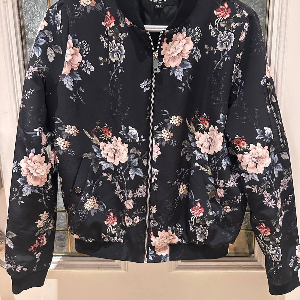Ever New Melbourne Floral Satin Bomber Jacket | Size 4 (AUS 8 / EUR 36)